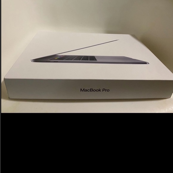 Apple MacBook Pro 15" Touchbar (i7 2.9 Ghz 6-Core, 16GB RAM, Intel UHD Graphics - Picture 2 of 12